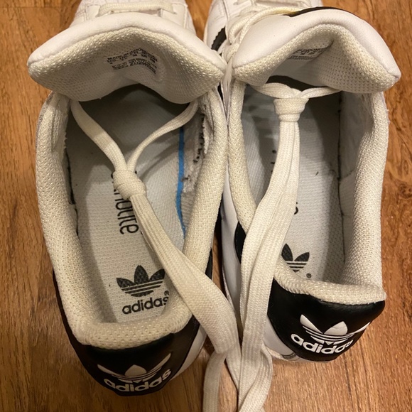 Adidas Superstar Original - Size 4 - Picture 6 of 7